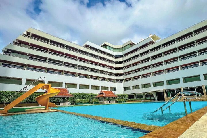 Pool 85 of 143