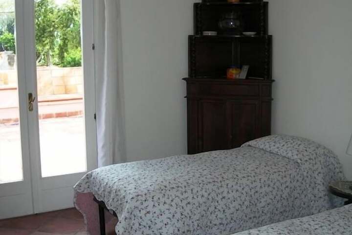Room 15 of 61
