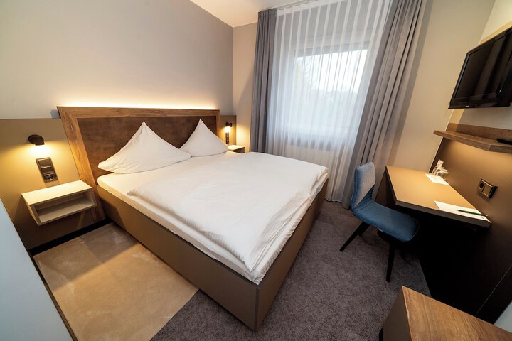 Room 15 of 24