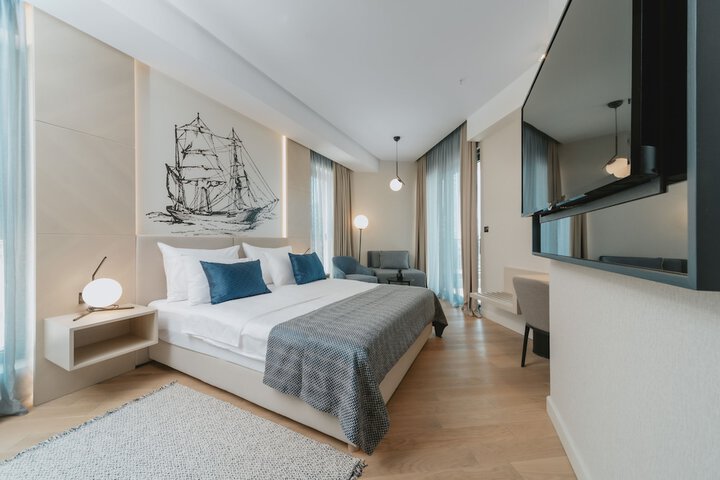 Room 7 of 31