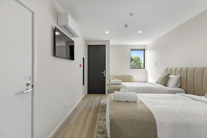 Room 6 of 40