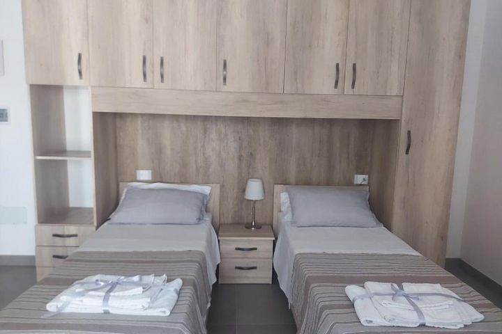 Room 3 of 8