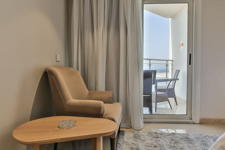 Room 53 of 109