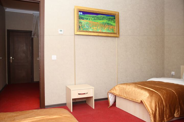 Room 28 of 62