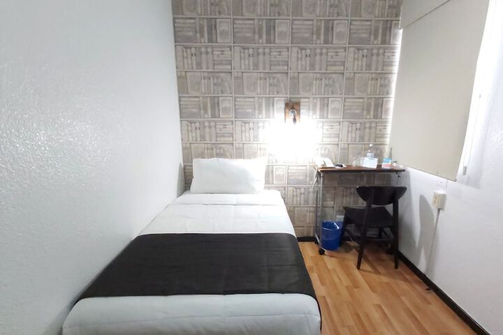 Room 7 of 41