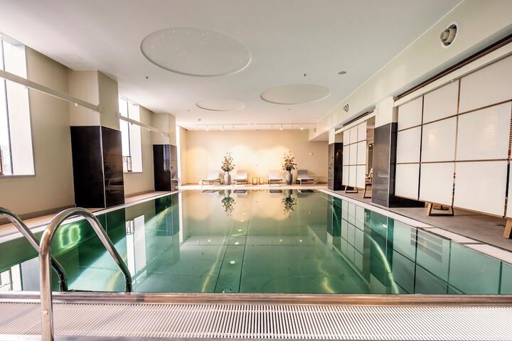 Hotel with Pool