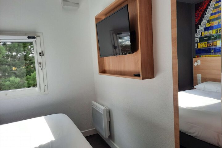 Room 10 of 44