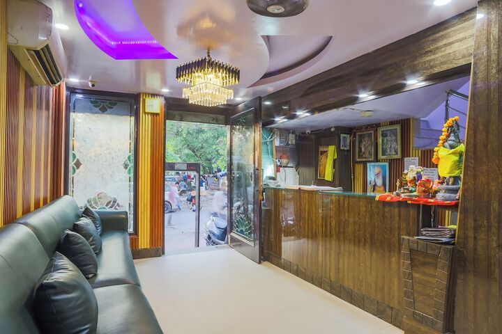 Roomshala 100 Hotel Anand - karol Bagh