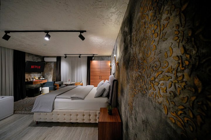 Room 41 of 244