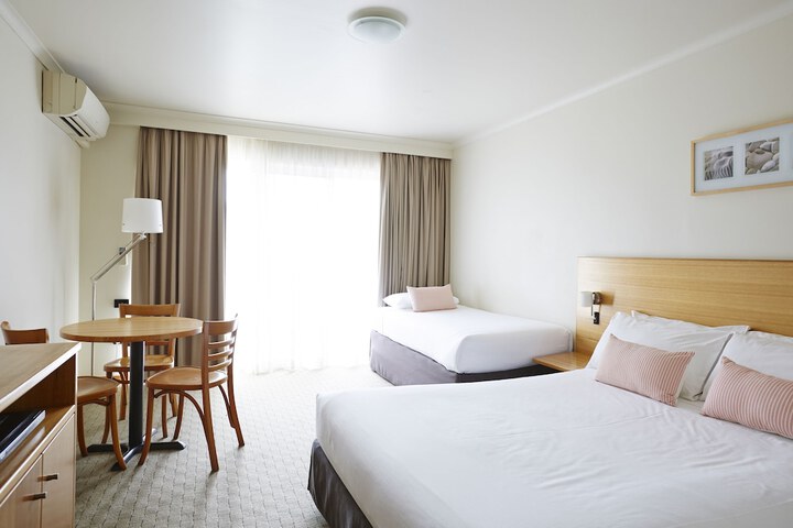 Room 14 of 32