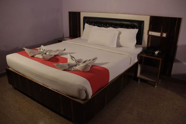 Room 5 of 18