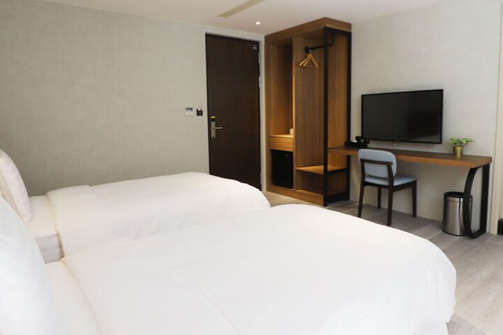 Room 87 of 135