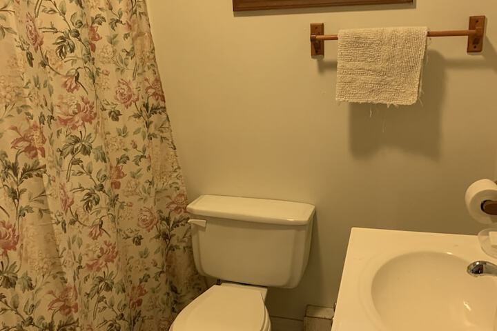 Room 77 of 122