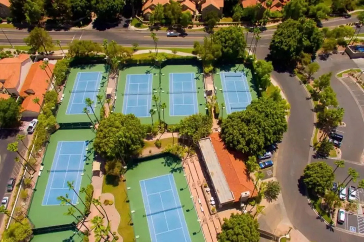 Exterior of Val Vista Paradise in Gilbert