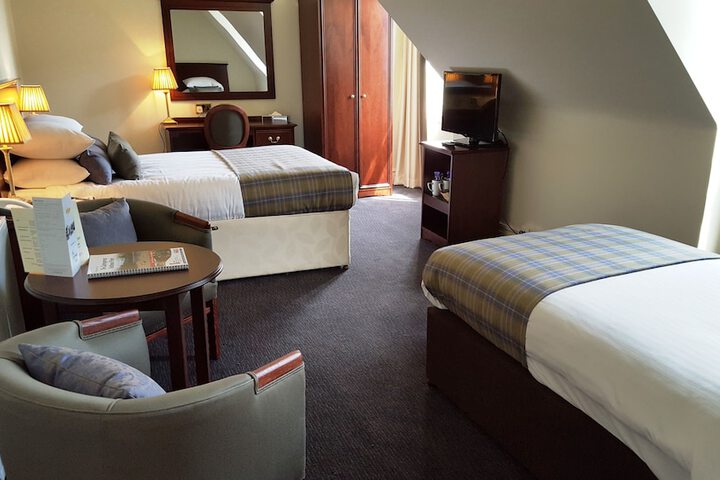 Room 43 of 153