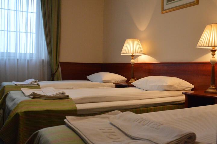 Room 13 of 68