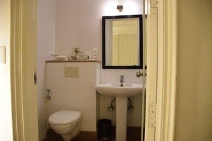 Room 4 of 22