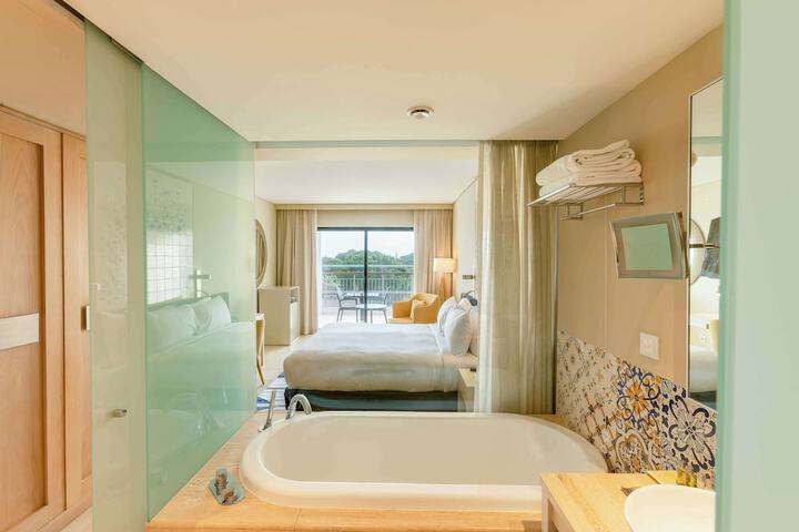 Room 79 of 152