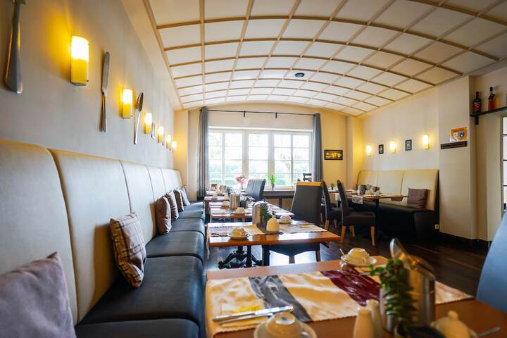 Dining 74 of 89