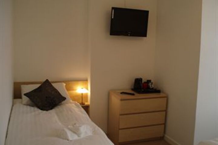 Room 14 of 20