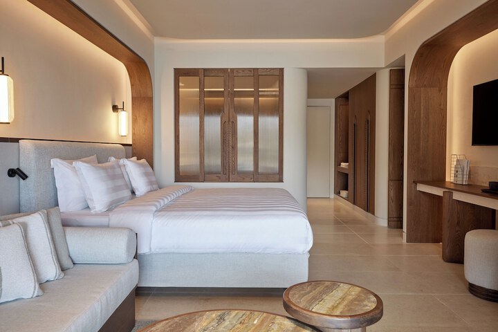 Room 25 of 241