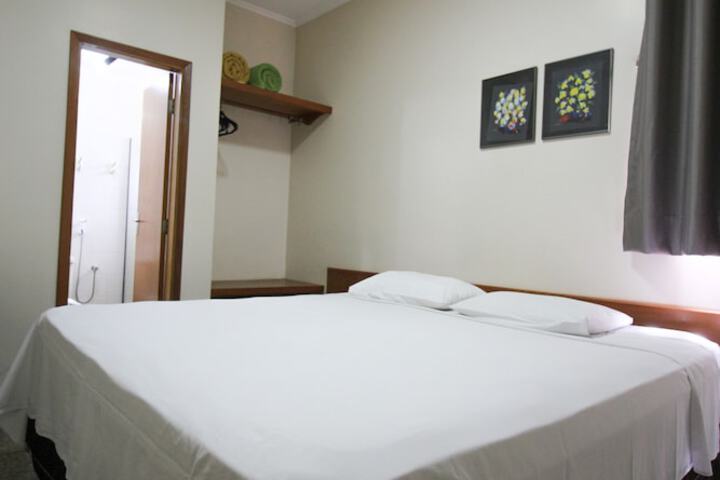 Room 16 of 183