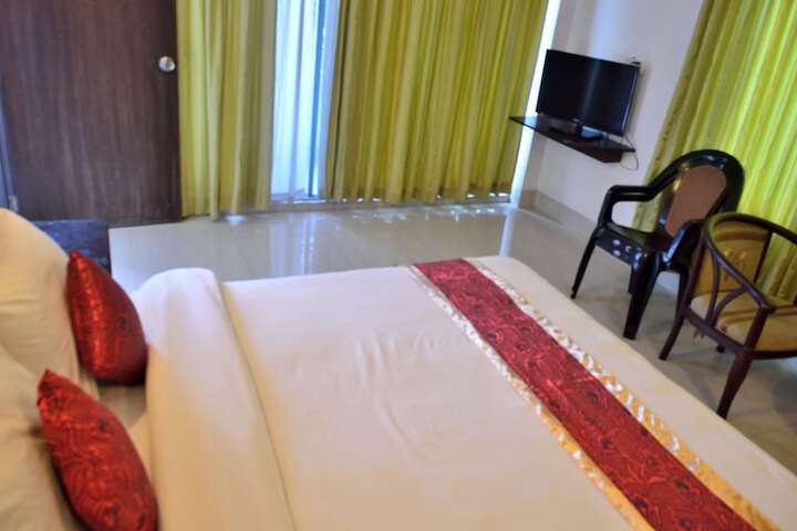 Room 13 of 48
