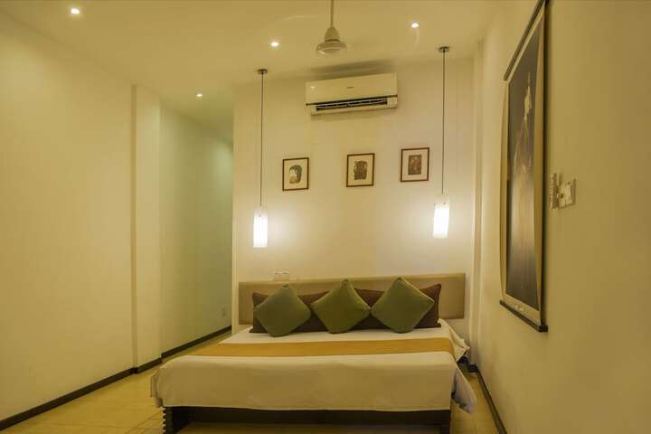 Room 8 of 35