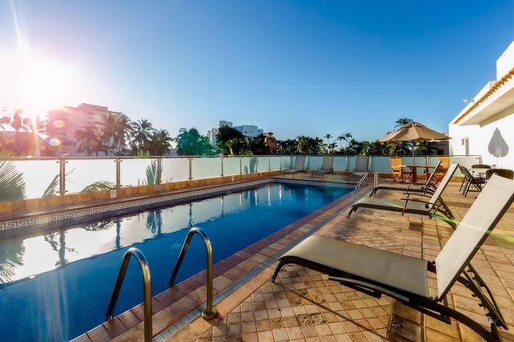 Pool Hotel