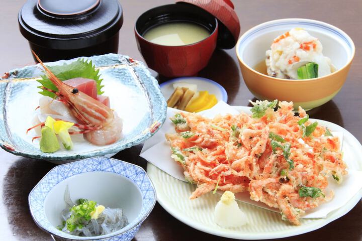 Dining 56 of 68