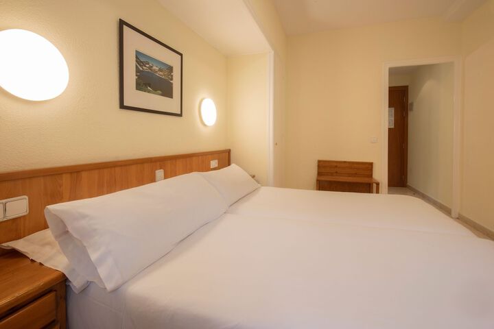 Room 5 of 37