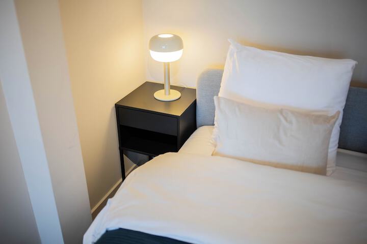 Room 70 of 215