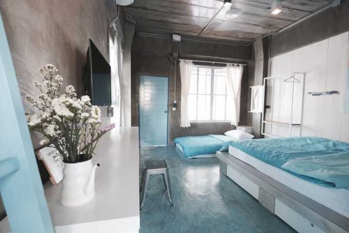Room 15 of 44