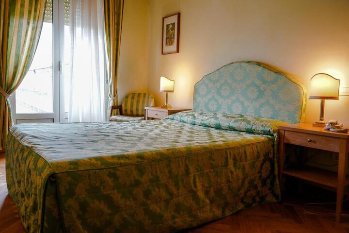 Room 15 of 127