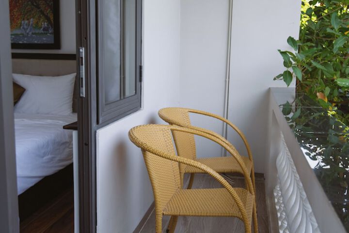 Room 8 of 27
