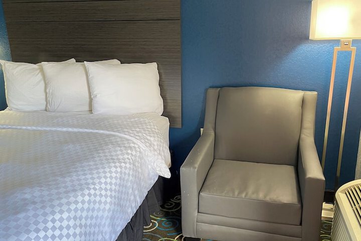 Room 16 of 43