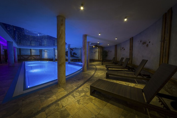 Pool 21 of 58
