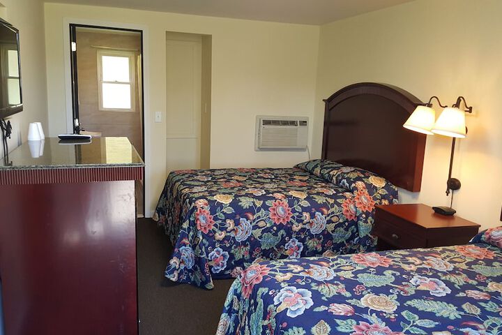 2 Double Beds (9 of 12)