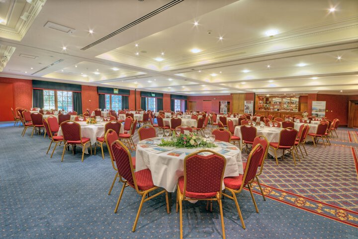 Ballroom/Hall 93 of 127