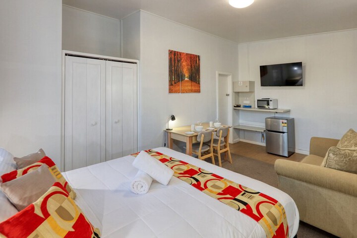 Room 10 of 29