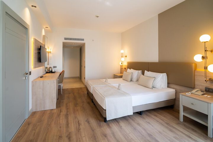 Room 45 of 417