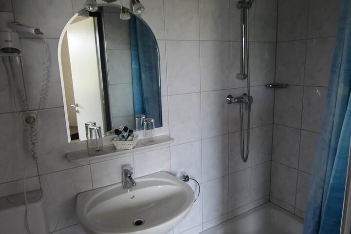 Room 9 of 39
