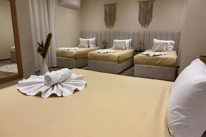 Room 13 of 23