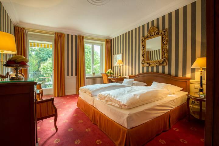 Room 4 of 67