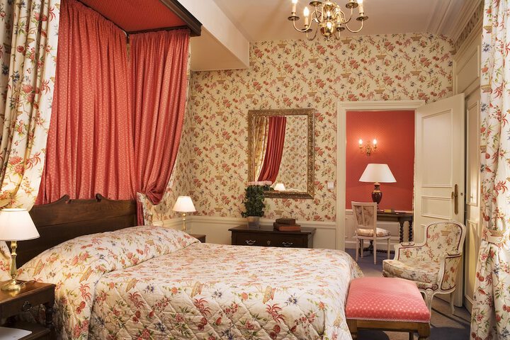 Room 6 of 51