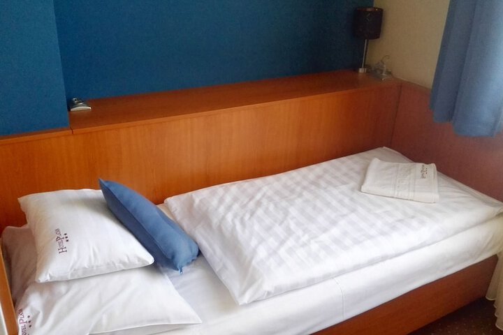 Room 19 of 40