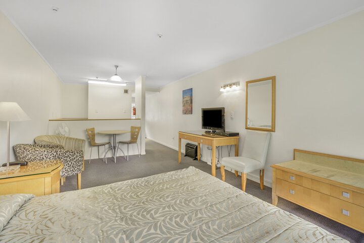 Room 40 of 111