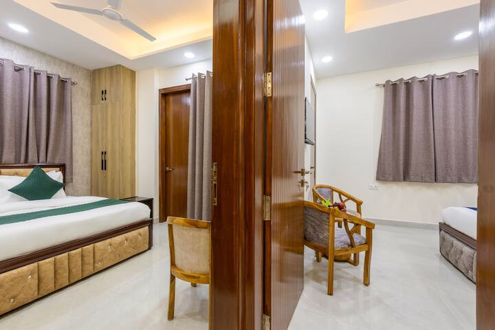 Room 4 of 28