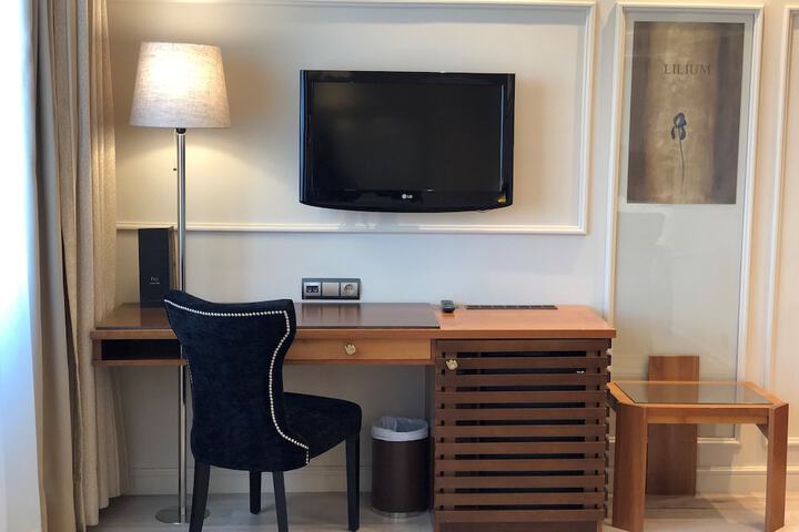 Room 11 of 44