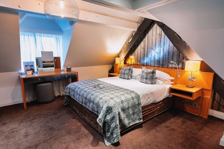 Room 10 of 178